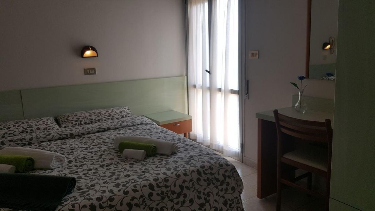 Hotel Villa Cesira Bellaria-Igea Marina Oda fotoğraf